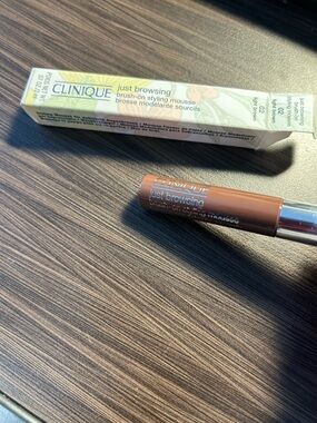 Clinique Just Browsing Brush-On Styling Mousse 02 LIGHT BROWN - 0.07 Oz. / 2mL